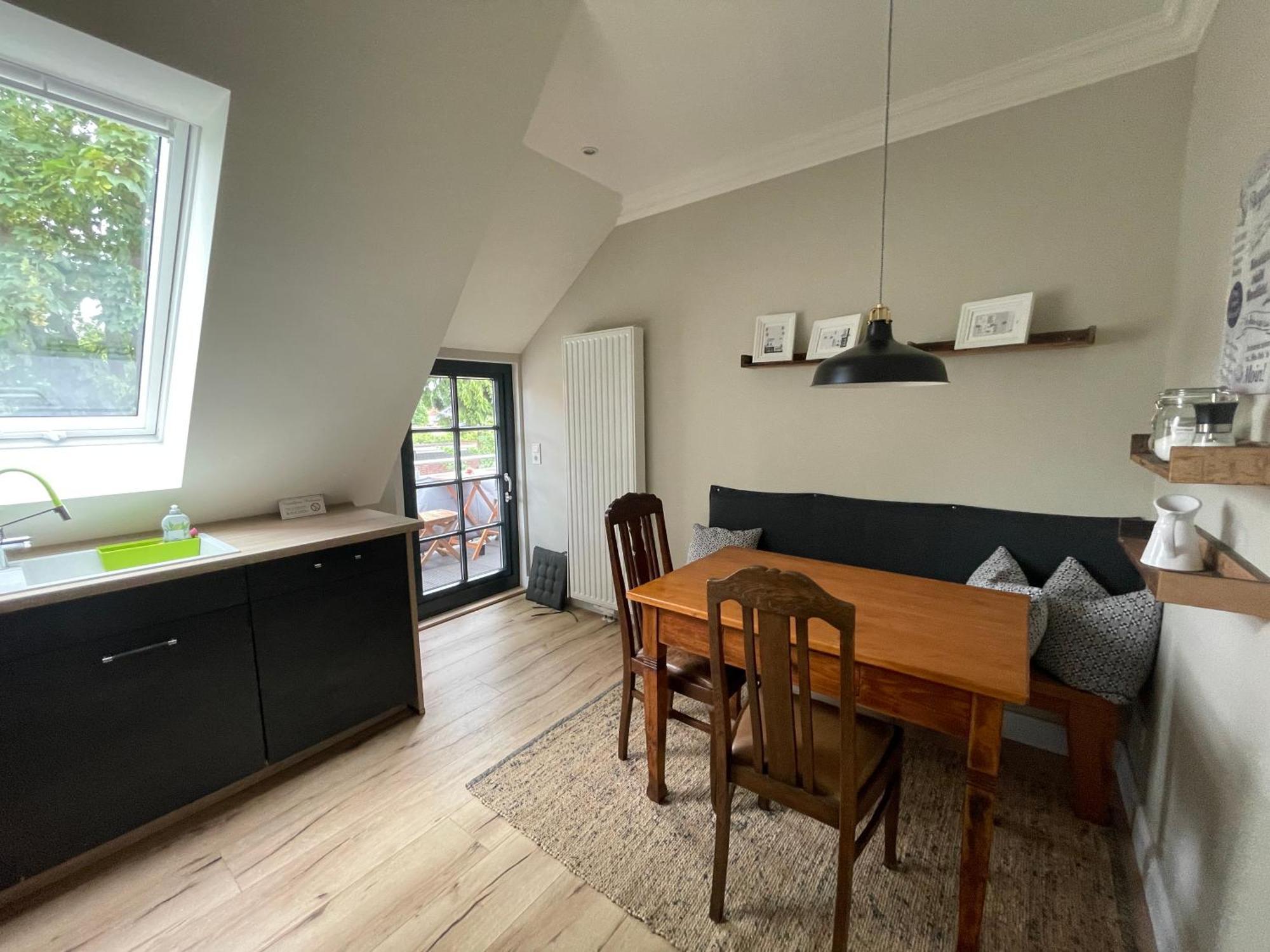 Luxus Lindenhof Apartments -Ferienwohnungen In Friesland An Der Nordsee Am Naturschutzgebiet Urwald Neuenburg  Экстерьер фото