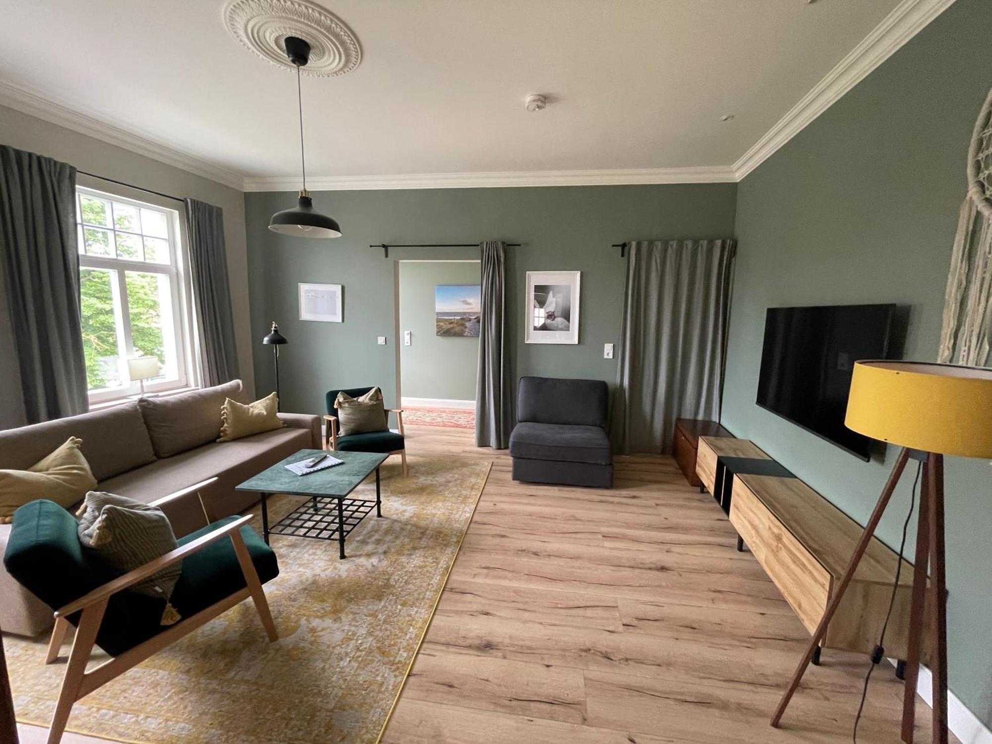 Luxus Lindenhof Apartments -Ferienwohnungen In Friesland An Der Nordsee Am Naturschutzgebiet Urwald Neuenburg  Экстерьер фото