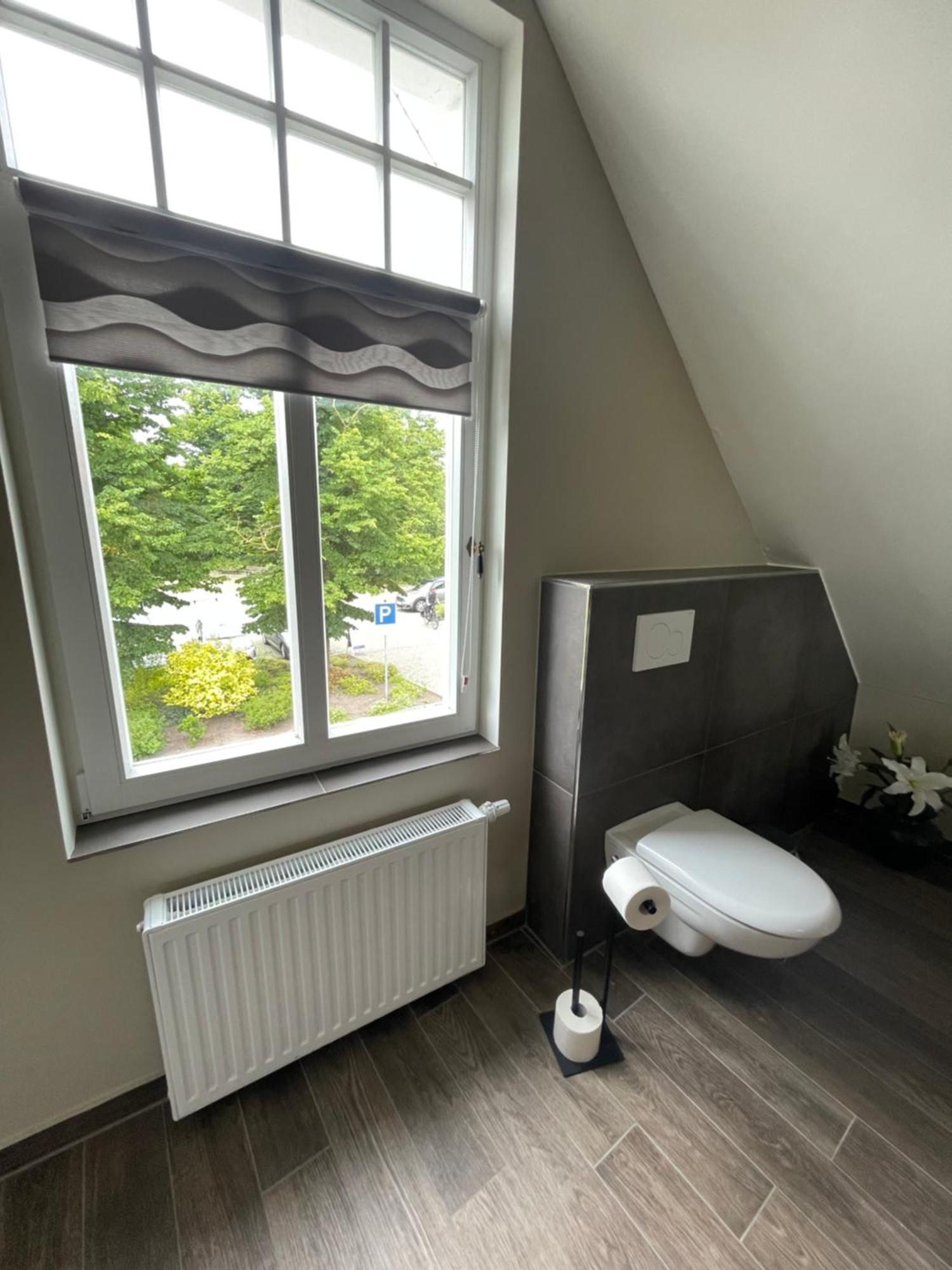 Luxus Lindenhof Apartments -Ferienwohnungen In Friesland An Der Nordsee Am Naturschutzgebiet Urwald Neuenburg  Экстерьер фото
